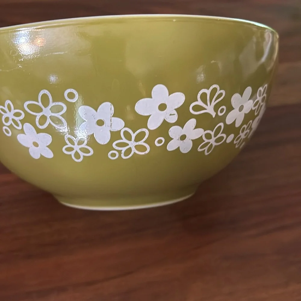 Vintage Pyrex Spring Blossom Green “ Crazy Daisy” Cinderella Style Ovenware
